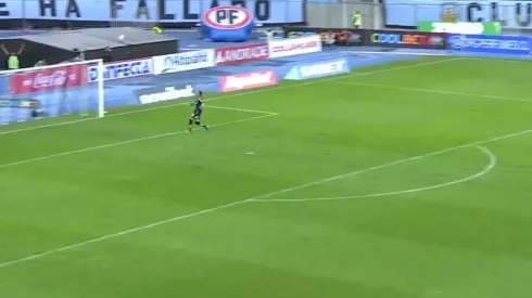 Gabriel Castellón estaba adelantado en el golazo de Joaquín Moya para Deportes iquique