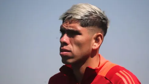 Mauricio Pinilla le cayó sin piedad a Carlos Palacios.