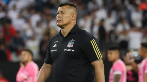 Almirón y Colo Colo siguen buscando nombres para reforzar al plantel albo