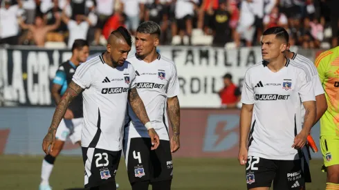 Colo Colo cayó estrepitosamente ante Racing y se llevó las burlas del Diario Olé (Foto: Dragomir Yankovic/Photosport)