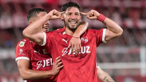 Gustavo Álvarez feliz por el presente de Felipe Loyola.