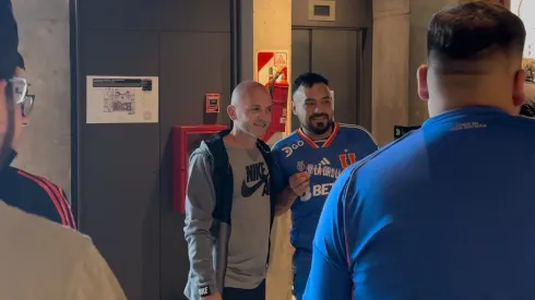 Gustavo Lorenzetti feliz con el triunfo de Universidad de Chile.