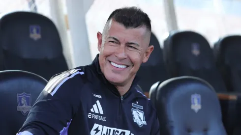 Almirón no piensa irse de Colo Colo.