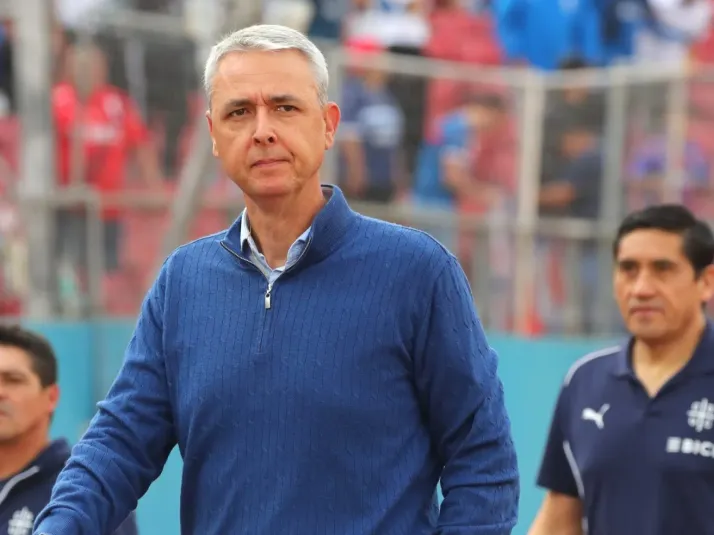 Leyenda cruzada: "Tiago Nunes es un desastre"