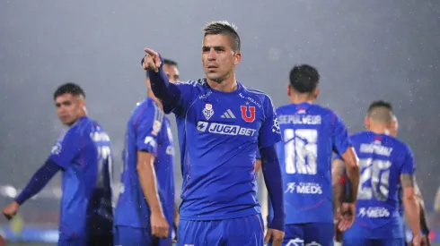 Leandro Fernández celebra su gol contra Huachipato, en la goleada de Universidad de Chile en la fecha 11 del Campeonato Nacional.