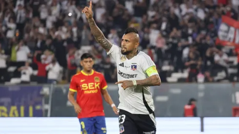 Arturo Vidal lidera la remontada de Colo Colo ante Unión Española.