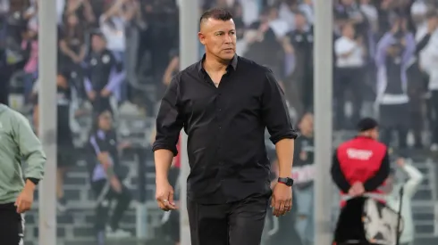 En Blanco y Negro son tajantes respecto de su postura con Jorge Almirón (Foto: Felipe Zanca/Photosport)