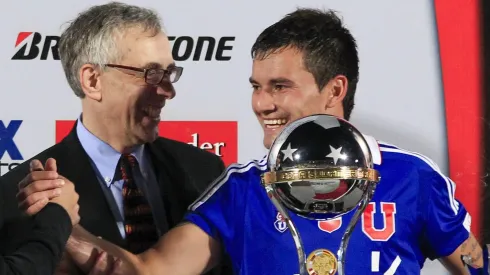 Charles Aránguiz ilusiona al pueblo azul<br />
(Foto: PABLO LEON/PHOTOSPORT)