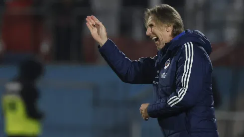 Ricardo Gareca no echa pie atrás en su idea de seguir al mando de la selección.