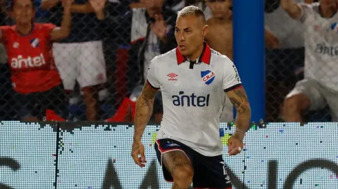 La prensa uruguaya aclaró el futuro de Eduardo Vargas.