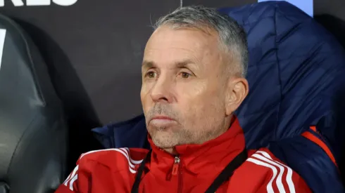 Álvarez no quiere más preguntas sobre la Selección Chilena.