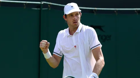 Nico Jarry dio el golpe de la jornada en el césped inglés.