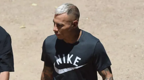 Vargas ya está en camino a Chile.