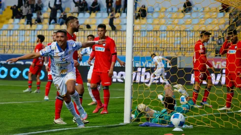 Everton de Viña del Mar no tuvo problemas para golear a Huachipato.