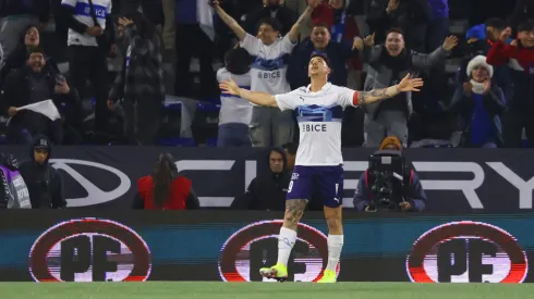 Universidad Católica se ilusiona con la clasificación internacional tras vencer a Unión Española.