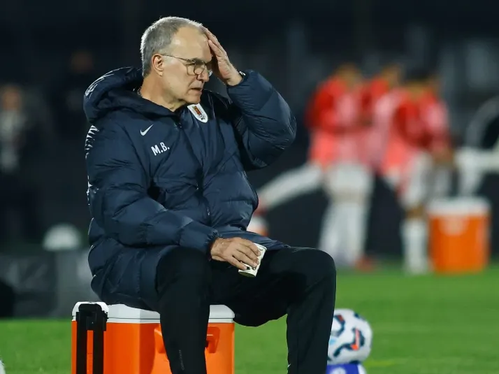La particular decisión de Marcelo Bielsa que le costará millones a Uruguay