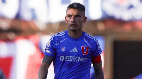 Charles Aránguiz defendió a Universidad de Chile tras su compleja temporada 2025.