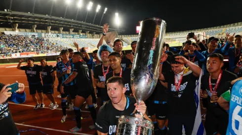 Cris Martínez se confiesa tras levantar un nuevo trofeo con Huachipato (Foto: Photosport)