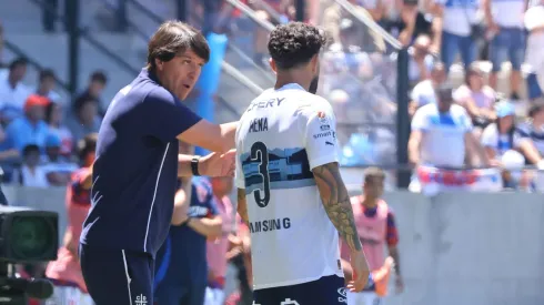 La UC se mueve en el mercado: el inesperado defensor que podría fichar para 2026