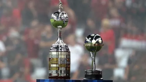 Los codiciados trofeos del fútbol sudamericano.