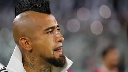 Arturo Vidal confirma que seguirá un año más en Colo Colo.