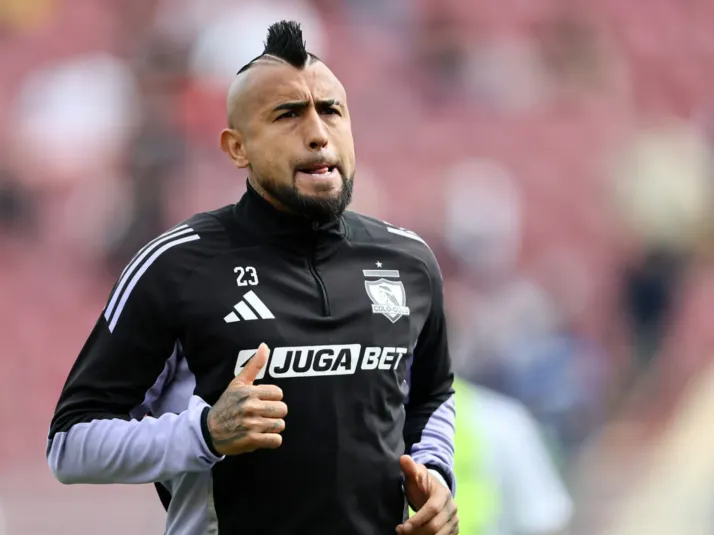 ByN le raya la cancha a Arturo Vidal en Colo Colo con estas fuertes palabras: “Es un personaje”