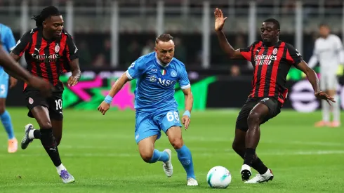 La última vez que se enfrentaron fue victoria de Milan por 2-1 ante Napoli por la fecha 5 de la Serie A.