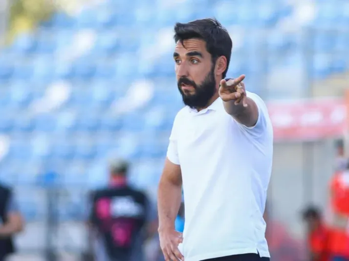 Estos son los dos entrenadores que venció Paqui para quedarse con la banca de la U