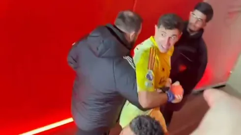 Emiliano Martínez vivió una tarde para el olvido en Inglaterra