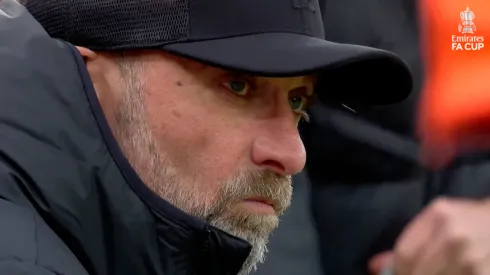 La emotiva reacción de Jürgen Klopp al escuchar a los hinchas del Liverpool.

