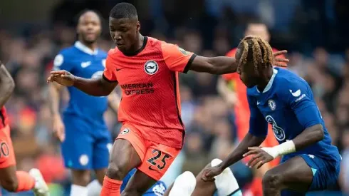 LONDON, ENGLAND – APRIL 15:  Moises Caicedo of Brighton & Hove Albion and Trevoh Chalobah of Chelsea during the Premier League match between Chelsea FC and Brighton & Hove Albion at Stamford Bridge on April 15, 2023 in London, England. (Photo by Visionhaus/Getty Images)
