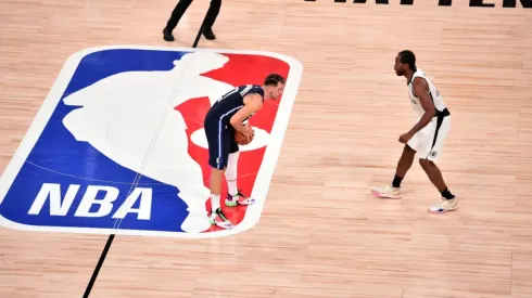 Kawhi Leonard guarding Luka Doncic. (Getty)
