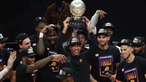 Phoenix Suns celebrate after winning the Western Conference. (Getty)