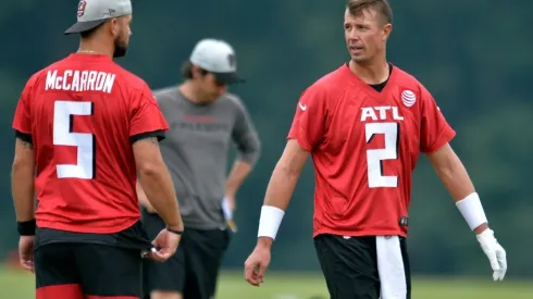 AJ McCarron (left) and Matt Ryan (right) at the Atlanta Falcons training camp (Getty)