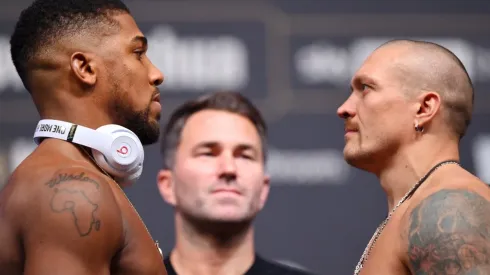 Anthony Joshua of the UK (left) and Oleksandr Usyk of Ukraine (right)