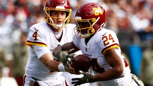 WFT quarterback Taylor Heinicke (left) WFT running back Antonio Gibson at the game vs Carolina Panthers on November 21