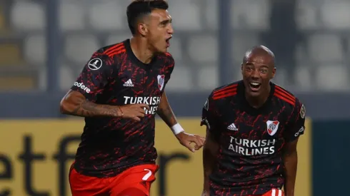 Matías Suárez and Nicolás de La Cruz celebrating a River´s Plate goal