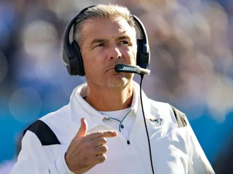 Jags owner puts Urban Meyer on blast, says he's not worthy of respect
