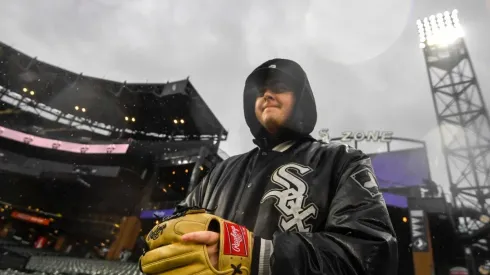 Weather delay at Seattle Mariners vs Chicago White Sox game on april 13, 2022