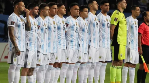 Players of Argentina line up