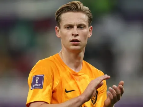 Video: Frenkie de Jong swims with Argentine fans prior to 2022 World Cup quarterfinals