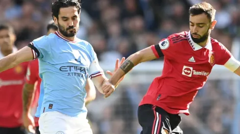 Ilkay Gundogan of Manchester City and Bruno Fernandes of Manchester United
