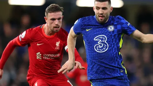 Jordan Henderson of Liverpool and Mateo Kovacic of Chelsea