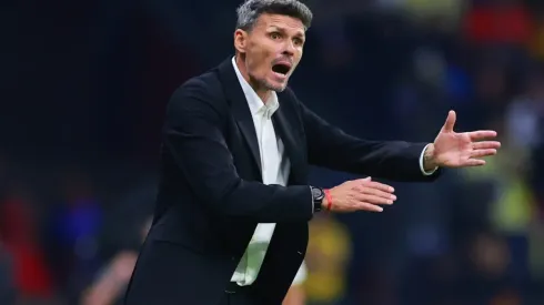 Coach Fernando Ortíz of Club América