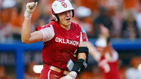 Kinzie Hansen of the Oklahoma Sooners during the 2022 World Series