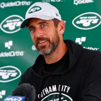 Aaron Rodgers signs new deal with the Jets