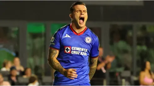 Elias Hernandez #11 of Cruz Azul