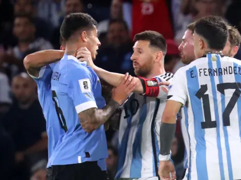 Video: Lionel Messi grabs Uruguay player by the throat