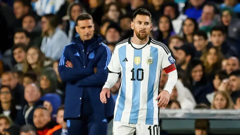 Messi and Scaloni
