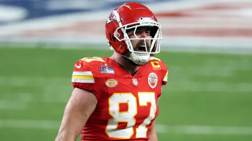 Chiefs TE Travis Kelce signs a lucrative contract extension